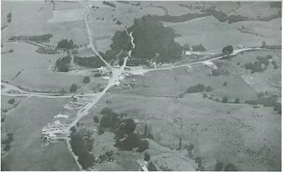 Archival aerial photograph of Kaiwaka township