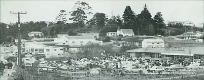 Kaiwaka Market Day, 1959, showing Three Furlongs Hotel